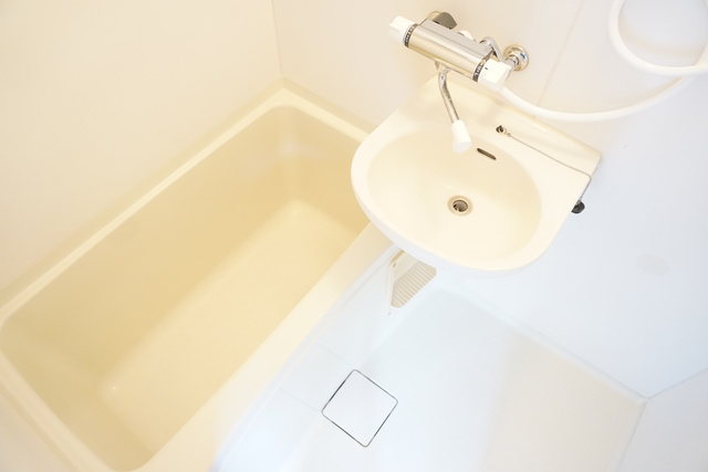 バス・シャワールーム　洗面ボウルのあるバスルーム☆