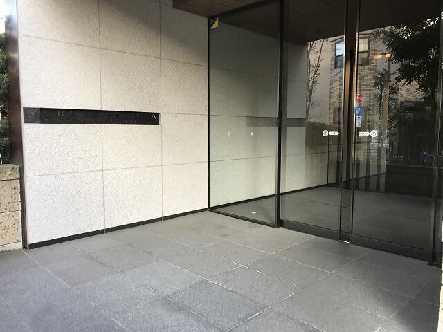 エントランス　建物の内部です