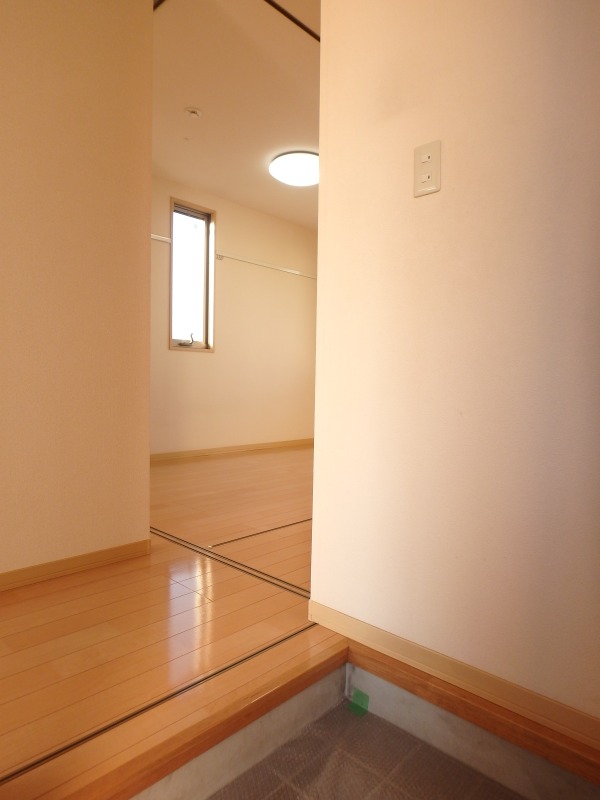 玄関　図面と現状に相違がある場合には現状を優先