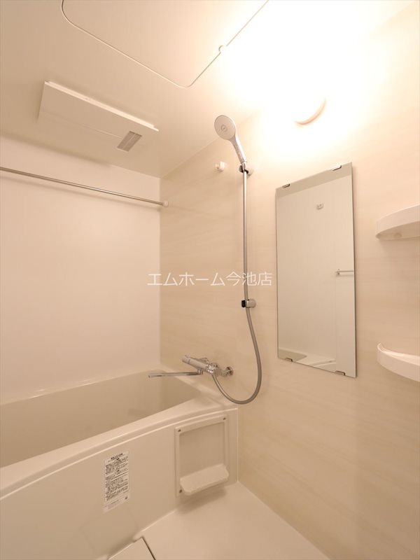 バス・シャワールーム　浴室暖房乾燥機能付バス