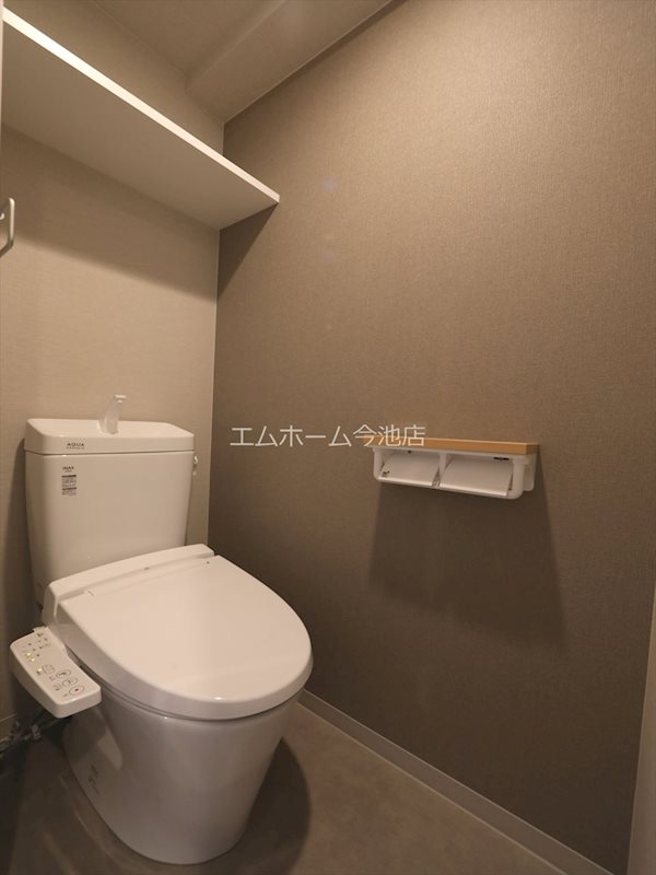 トイレ　温水洗浄便座付トイレ