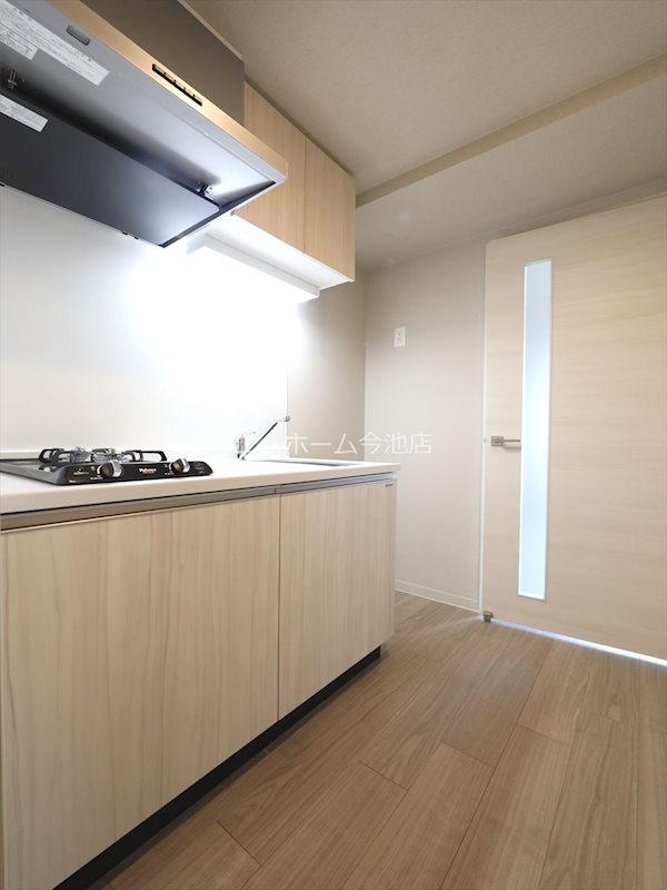 キッチン　システムキッチン（ガス2口コンロ付）