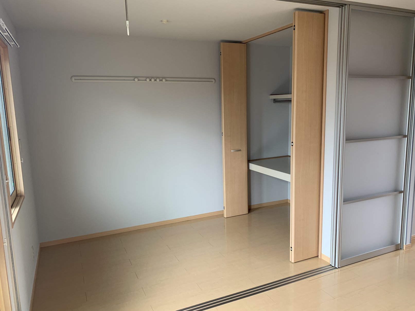 居室・リビング　南向きの明るいお部屋