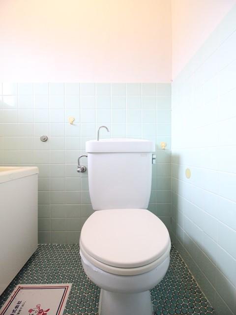 トイレ　お風呂と一緒のタイプです。