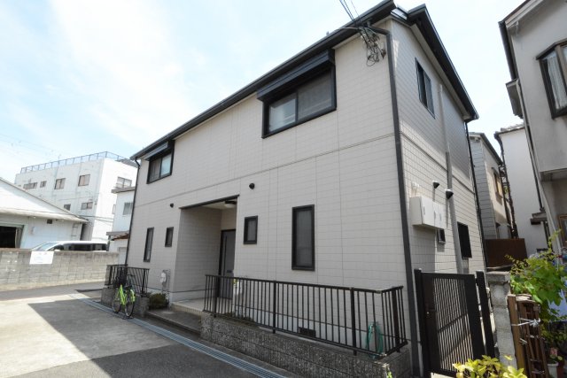 建物外観　メゾネットタイプでオススメです♪