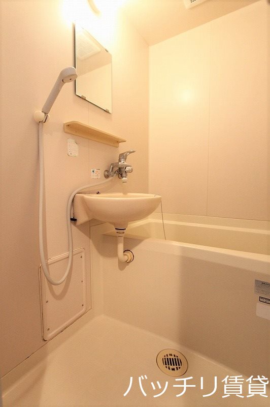 バス・シャワールーム　別号室の画像の為、現状を優先いたします