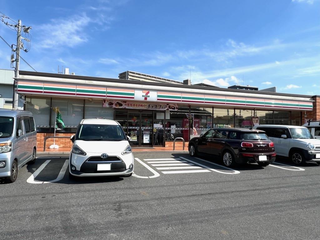 コンビニ　セブンイレブン 東松戸駅前店（コンビニ）まで332m