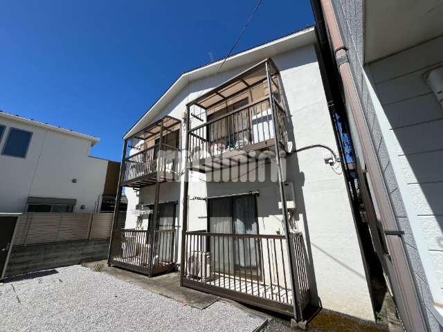 建物外観　閑静な住宅街に位置しています。