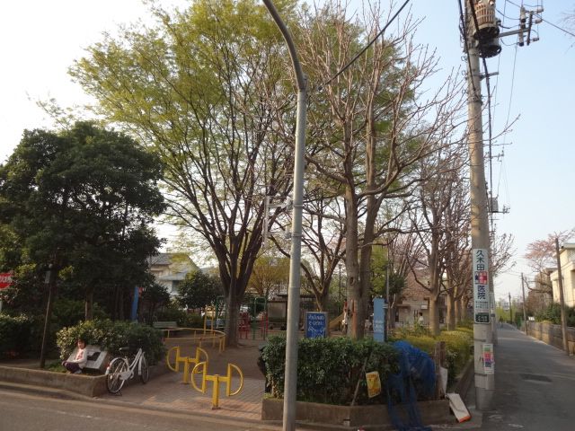 図書館　上高田図書館（図書館）まで270m