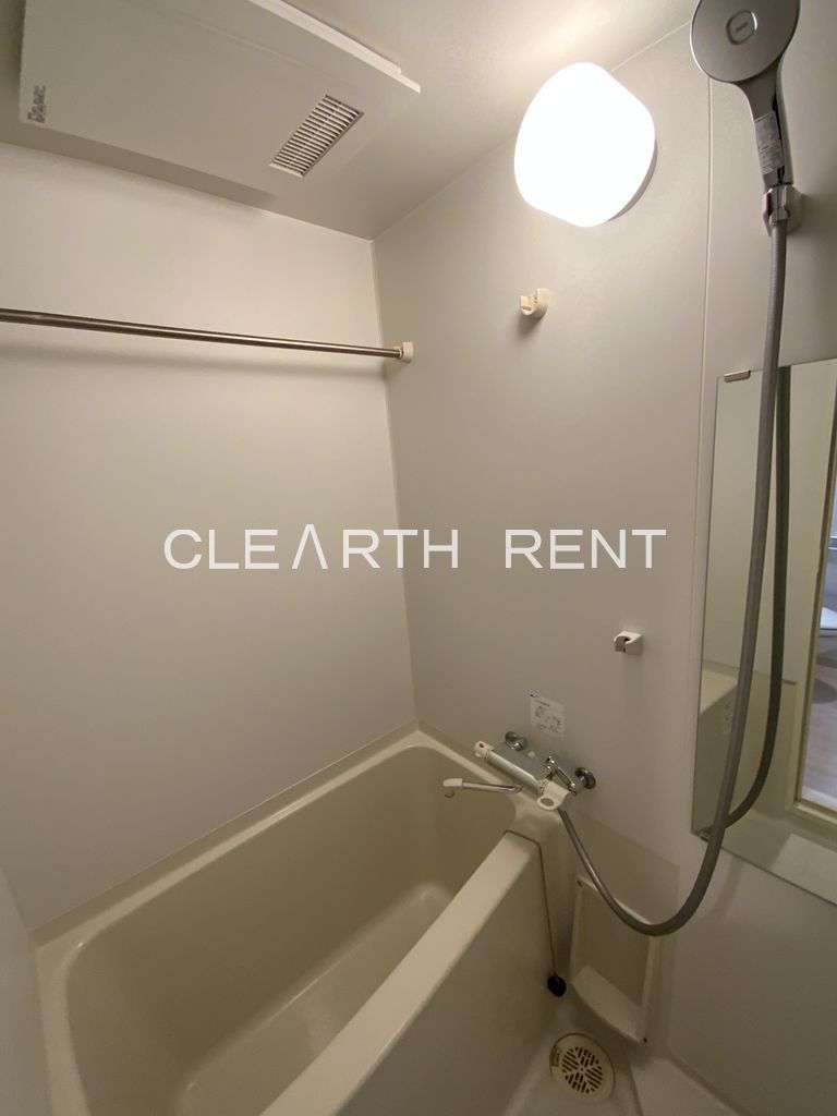 バス・シャワールーム　浴室乾燥機能付きゆったりとしたバスルーム