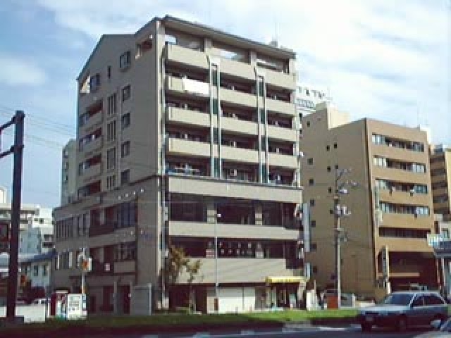 建物外観　2号線沿いのマンション