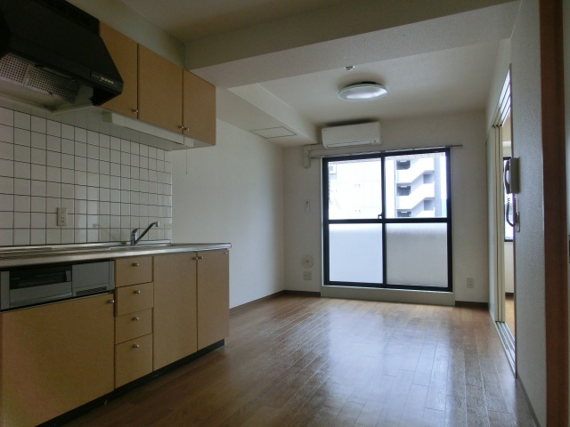 居室・リビング　広々したリビング