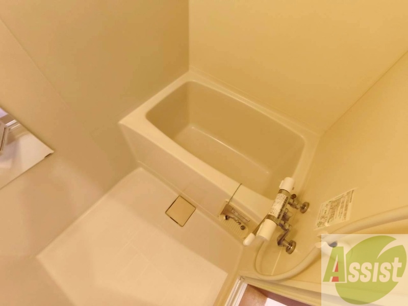 バス・シャワールーム　お風呂になります。一日の疲れを癒してくださいね。