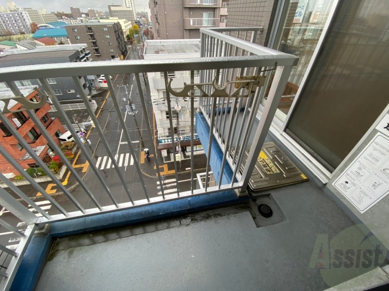 バルコニー　バルコニーが付いていますので一息ついてみてはいかがですか。