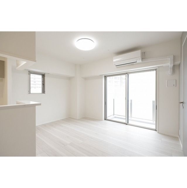 居室・リビング　☆明るい居間☆