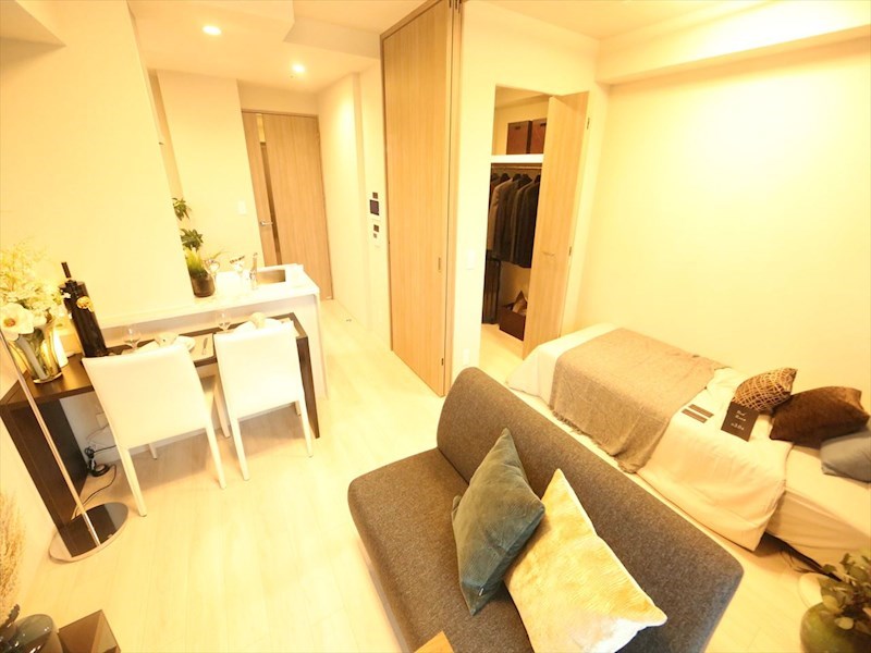 居室・リビング　ＬＤＫ8.1帖　洋室3帖　つなげても仕切っても使えます