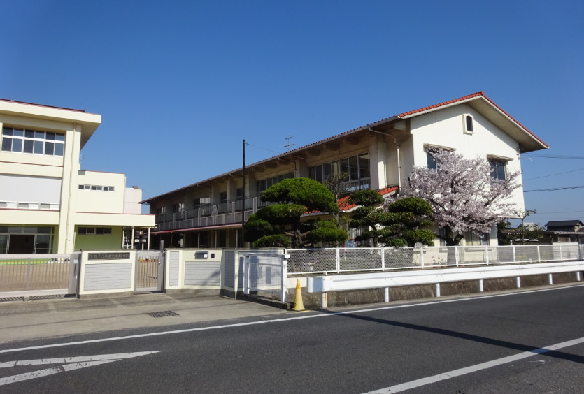 中学校　倉敷市立東陽中学校（中学校）まで447m