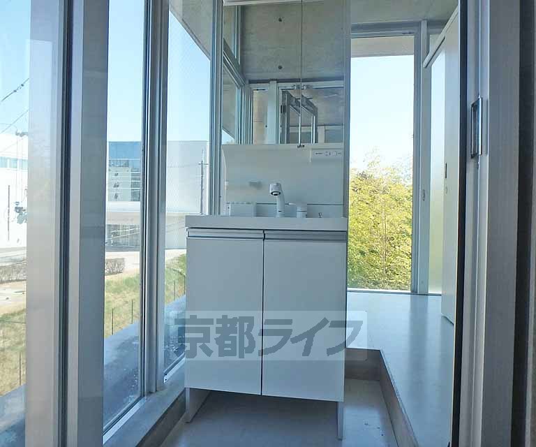 洗面設備　朝の支度はこちらでどうぞ