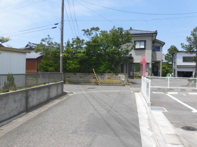 その他　前面道路（その他）まで0m