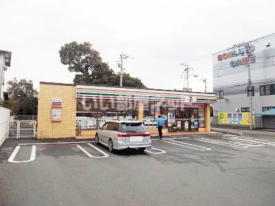 コンビニ　セブンイレブン三島松本南店（コンビニ）まで142m