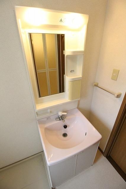 洗面設備　★忙しい朝に便利な独立洗面台★