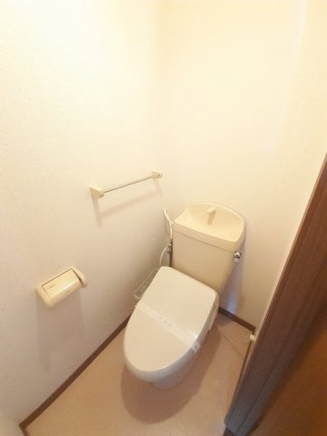 トイレ　落ち着いたトイレです