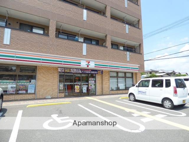 コンビニ　セブンイレブン（コンビニ）まで532m