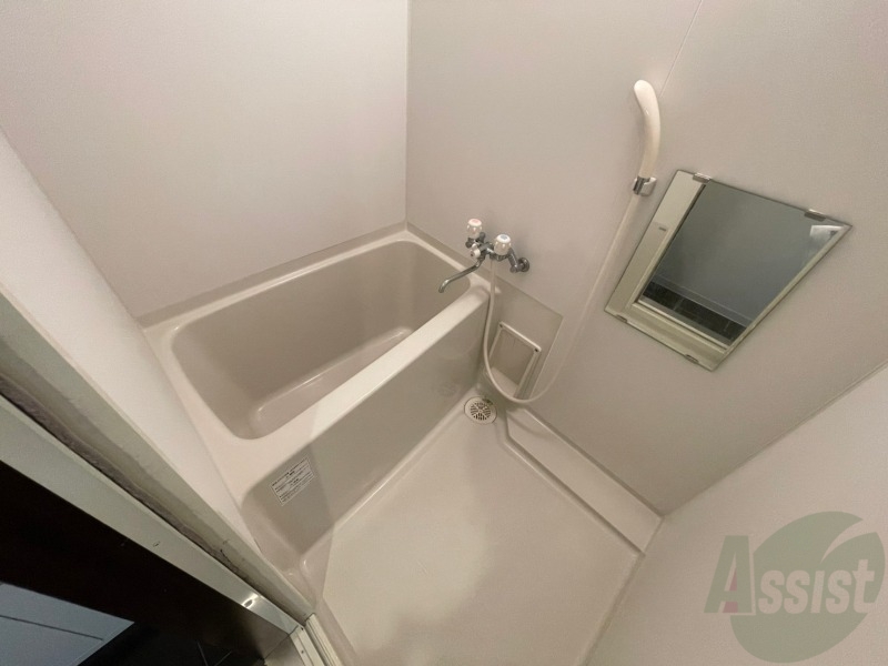 バス・シャワールーム　ユニットバスです。疲れを癒すのに欠かせませんね！