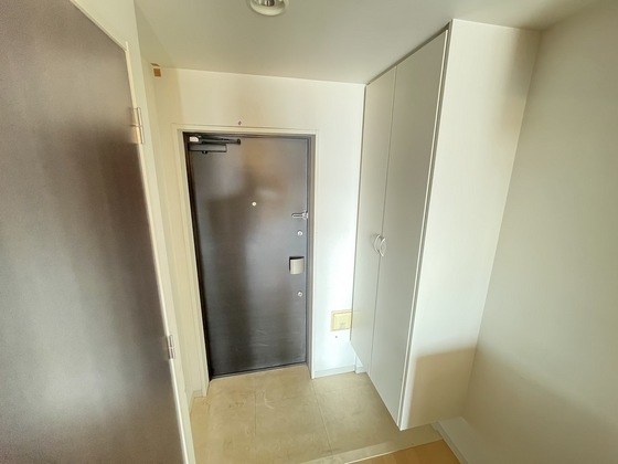 玄関　※掲載写真は同マンション別部屋参考写真となります。