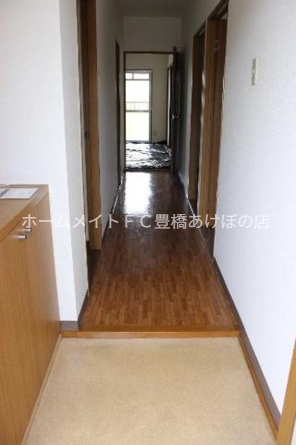 玄関　同型別部屋