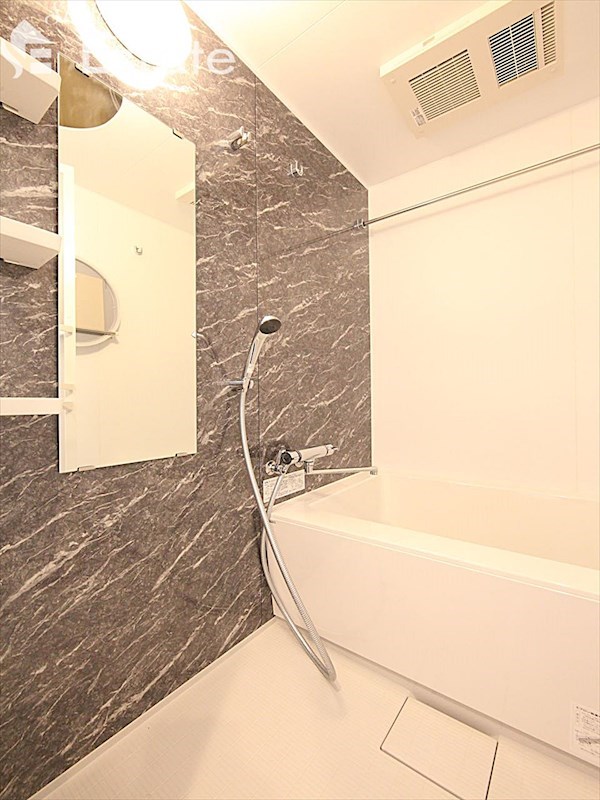 バス・シャワールーム　バスルーム