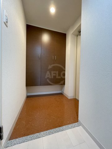 玄関　Luxe難波南　玄関