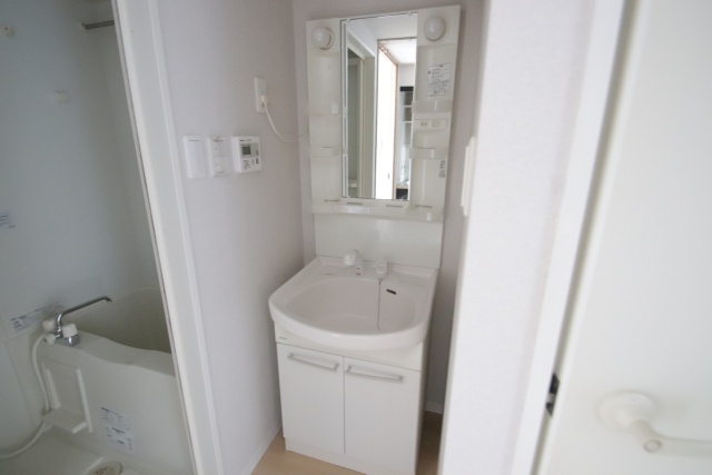 洗面設備　※別室の参考写真の為、現況優先です。