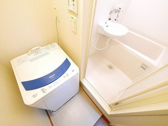 その他　室内洗濯機置場完備