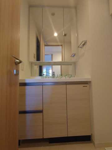 洗面設備　別部屋参考写真です。