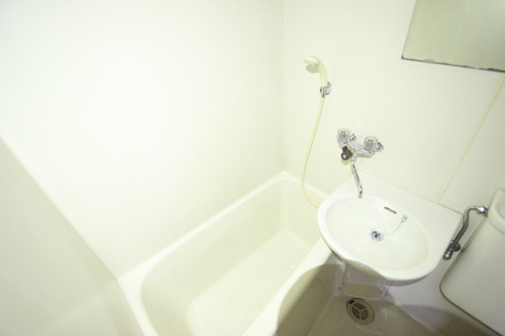 バス・シャワールーム　※別号室の写真です