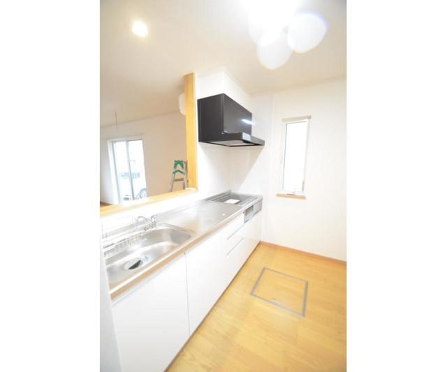 キッチン　ＩＨ3口システムキッチン（グリル付）です。