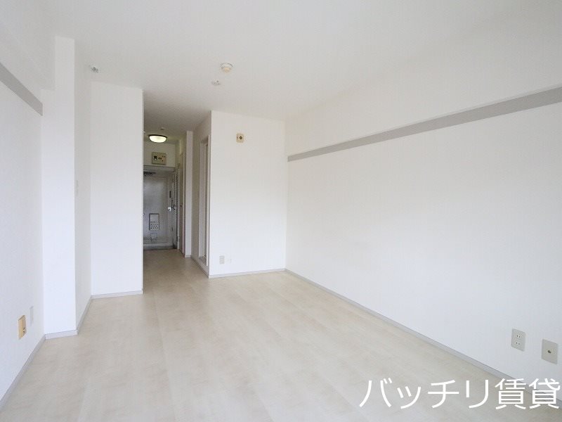 居室・リビング　別号室タイプの為、現状を優先致します。