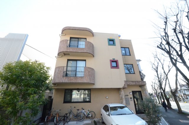 建物外観　オートロック付きでセキュリティ安心♪