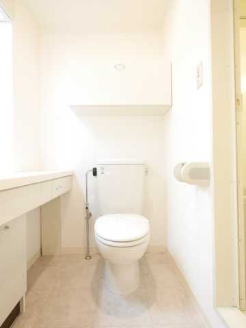 トイレ　※参考写真 　503号室の写真となります。