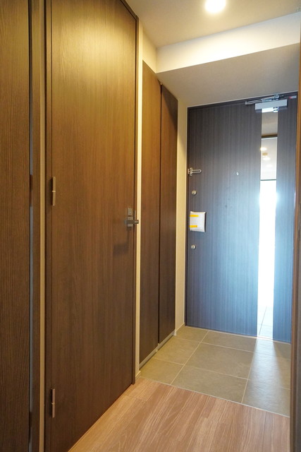 玄関　※写真は同タイプ住戸です。