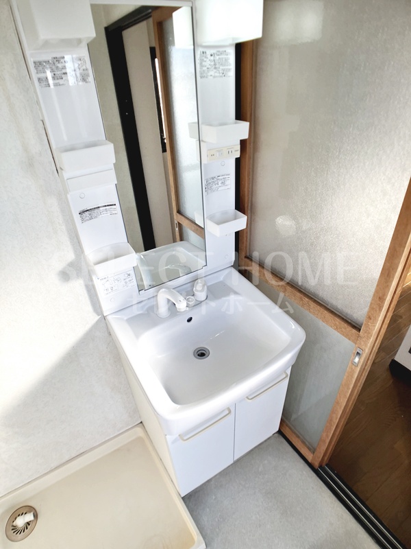 洗面設備　朝の身支度には欠かせない独立洗面化粧台