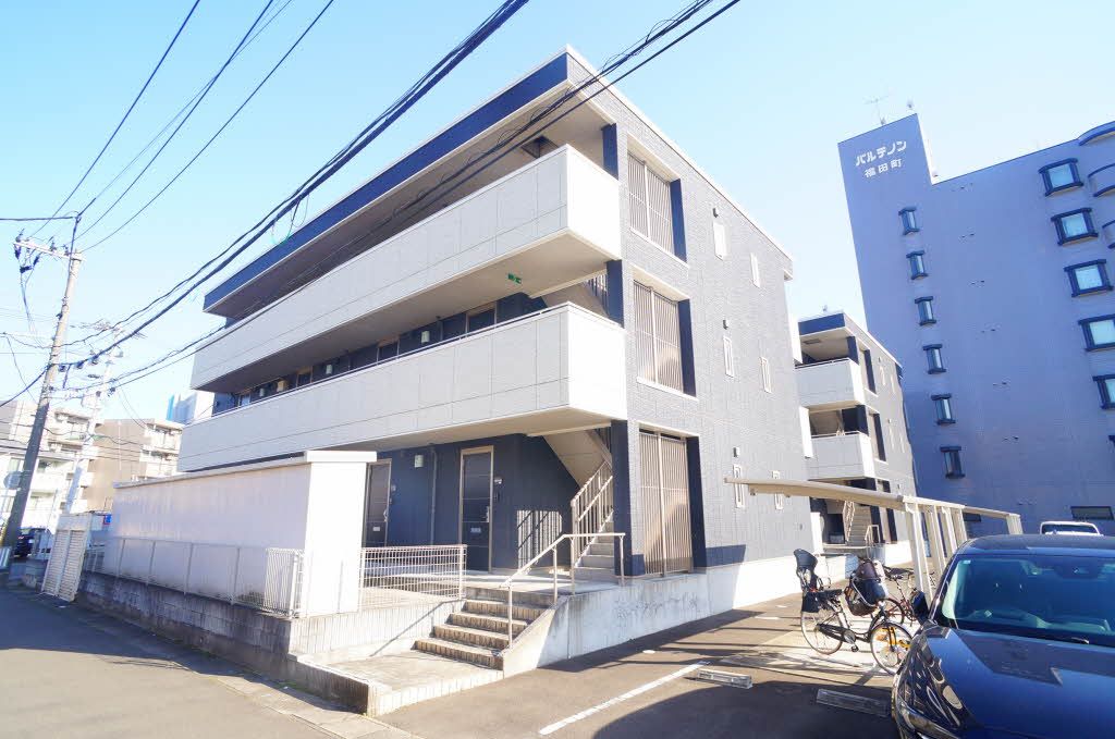 建物外観　Ｂｌｕｅ　Ｒｏｓｅ　外観写真