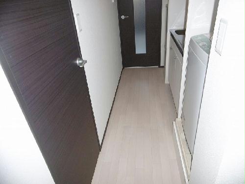 玄関　設備・仕様は号室により異なる為、現況を優先致します。