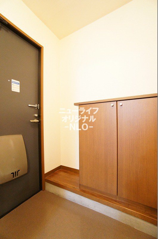 玄関　広い玄関スペースにはシューズボックスも設置されています☆