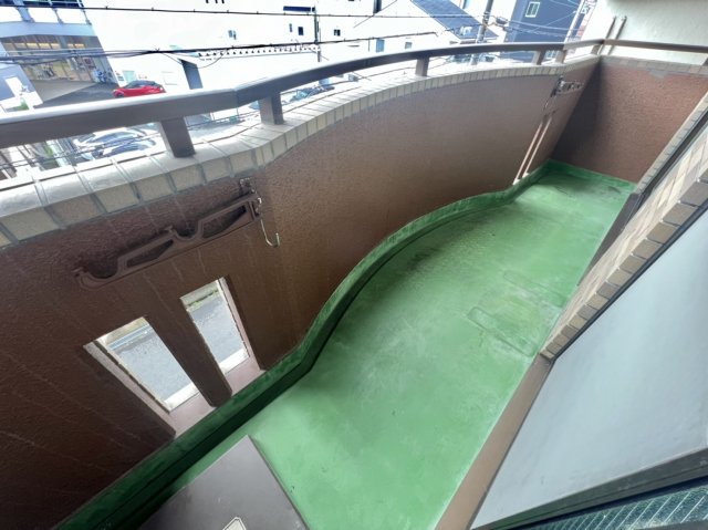 バルコニー　日当たりの良いバルコニーです