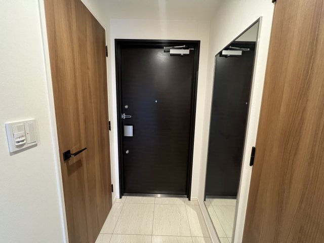 玄関　＊同間取り別部屋参照