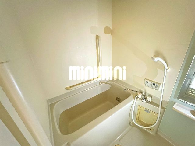 バス・シャワールーム　一日の疲れを癒しましょう。