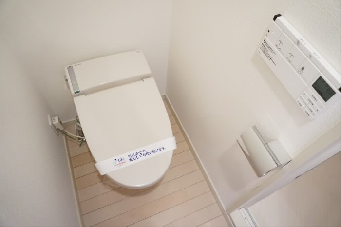 トイレ　別部屋の参考写真です