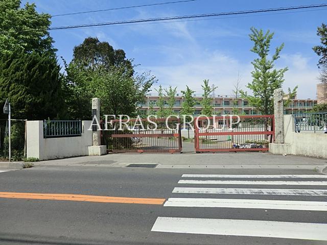 小学校　八潮市立八幡小学校（小学校）まで626m